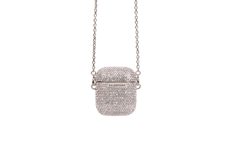 Balenciaga からまばゆく光るストーンを敷き詰めた AirPods ケースとリングが登場 Balenciaga Glam Apple AirPods Earpods Case Aged Silver Brass White Clear Rinestones Phone Ring Holder Demna Gvasalia Fall Winter 2021 Tech Accessories Paris Hilton Y2K Glamor Glitzy Diamond Shiney