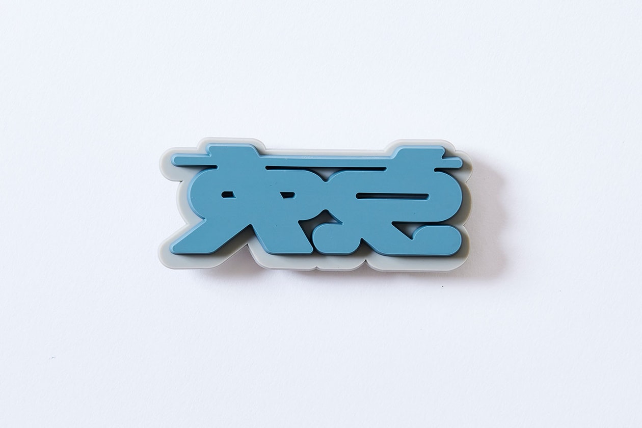 クロックス x グッチメイズによる“東京”をテーマにした初のコラボレーションが実現 Crocs x GUCCIMAZE “GUCCIMAZE® JIBBITZ TOKYO” collab collection release info