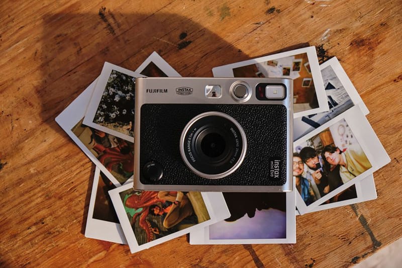 100通りの撮影エフェクトが楽しめる最新インスタントカメラ instax mini Evo が誕生