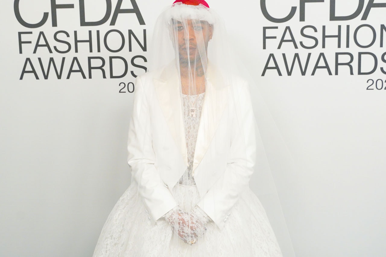 キッド・カディが CFDA ファッションアワード 2021の授賞式で花嫁姿を披露 Kid Cudi Wore a Wedding Dress to the CFDA Awards