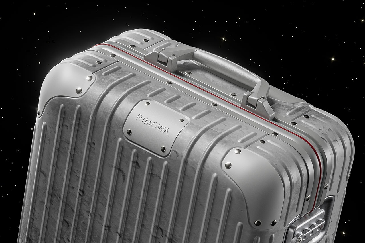 リモワが月面のクレーター模様を描いた新作スーツケースを数量限定発売 rimowa original cabin moon release info