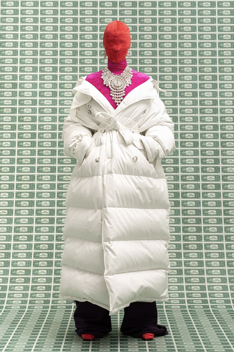 ヴェトモン 2022年秋冬コレクション Vetements FW22 Is All About Affluence in the New Era of Cryptocurrency bitcoin wealth millionaires onlyfans digital layering gransformable pieces vetements xnew rock vpn 