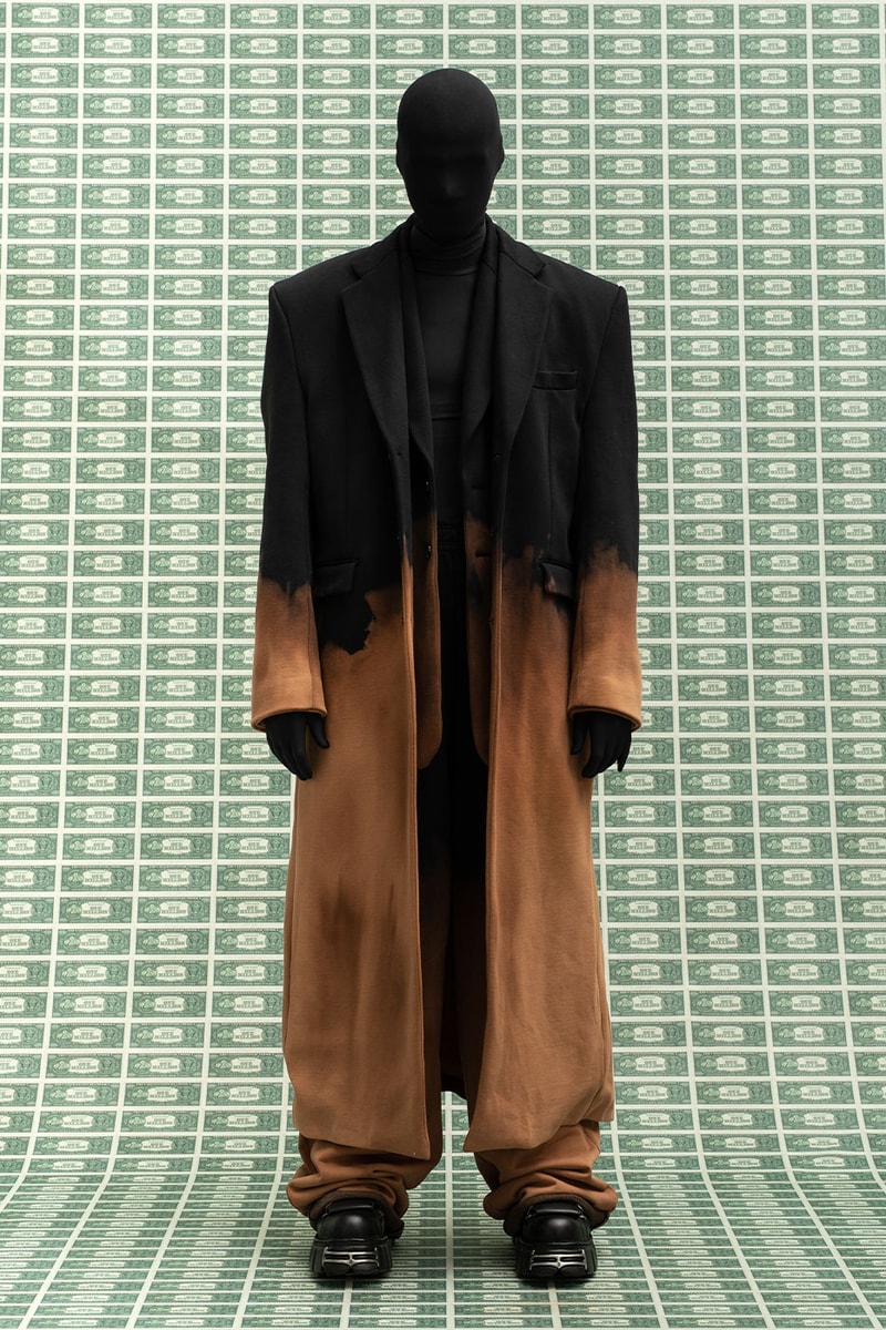 ヴェトモン 2022年秋冬コレクション Vetements FW22 Is All About Affluence in the New Era of Cryptocurrency bitcoin wealth millionaires onlyfans digital layering gransformable pieces vetements xnew rock vpn 