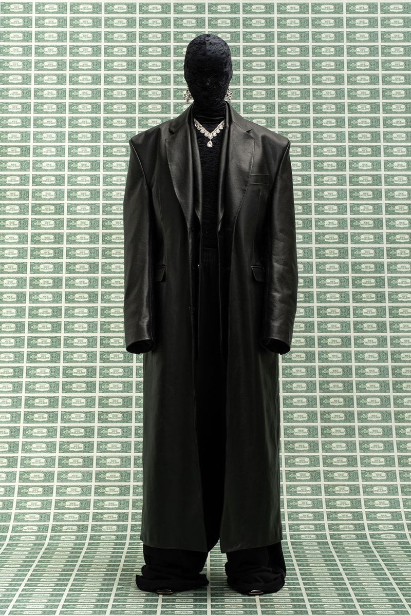 ヴェトモン 2022年秋冬コレクション Vetements FW22 Is All About Affluence in the New Era of Cryptocurrency bitcoin wealth millionaires onlyfans digital layering gransformable pieces vetements xnew rock vpn 