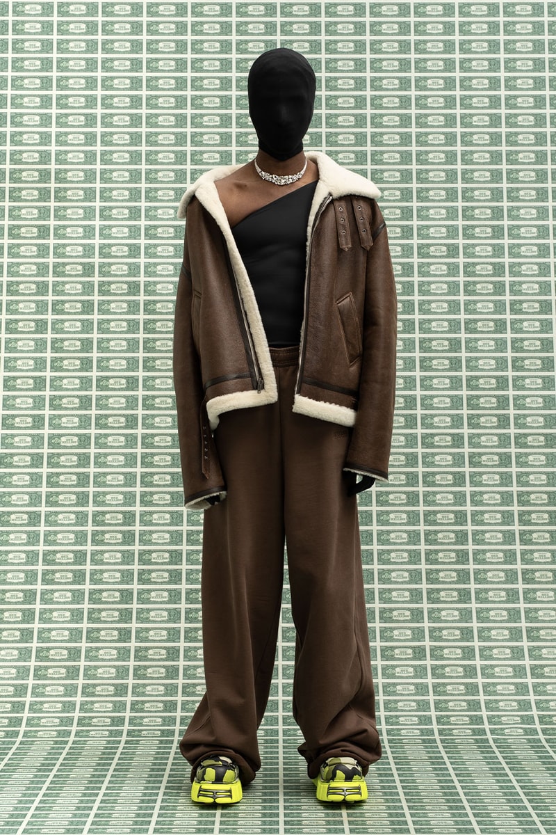 ヴェトモン 2022年秋冬コレクション Vetements FW22 Is All About Affluence in the New Era of Cryptocurrency bitcoin wealth millionaires onlyfans digital layering gransformable pieces vetements xnew rock vpn 