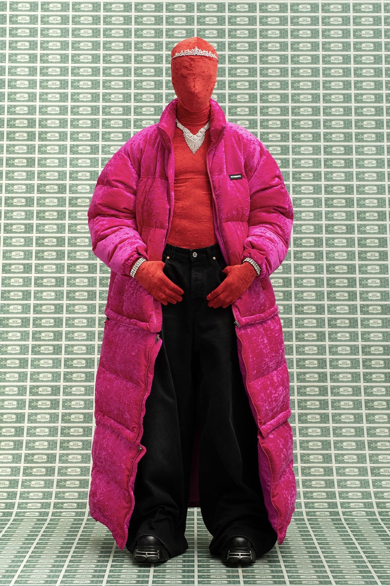 ヴェトモン 2022年秋冬コレクション Vetements FW22 Is All About Affluence in the New Era of Cryptocurrency bitcoin wealth millionaires onlyfans digital layering gransformable pieces vetements xnew rock vpn 