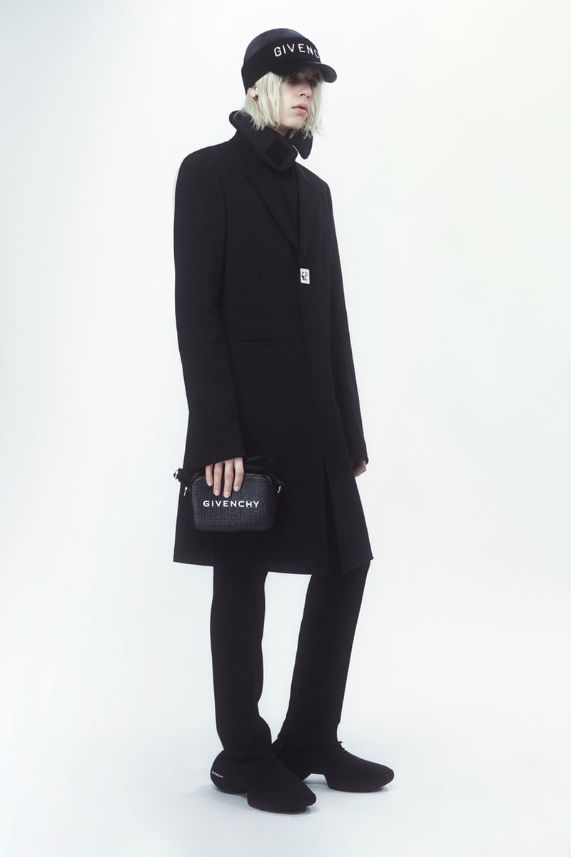 ジバンシィ2022年プレフォールコレクション Givenchy’s Fall 2022 Pre-Collection Elevates the House’s Tailoring Heritage Fashion