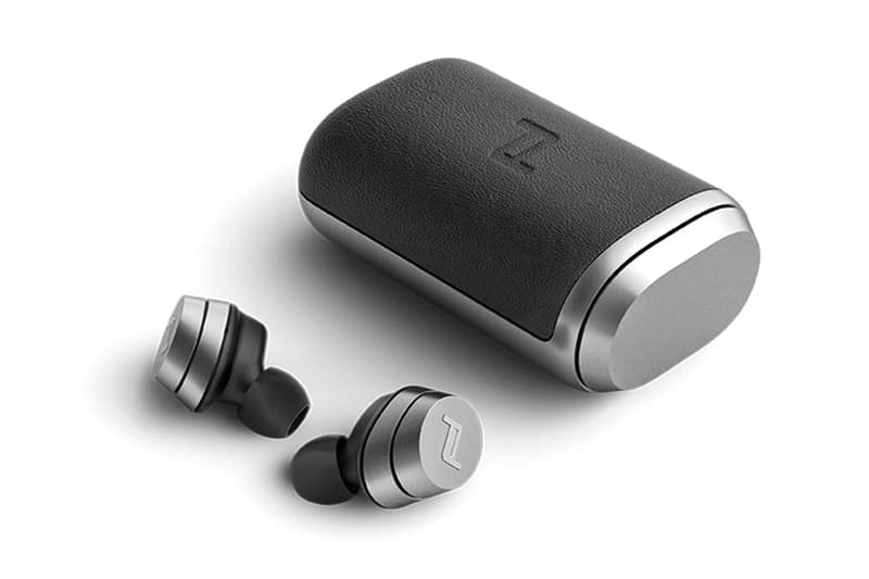 ポルシェデザインから洗練されたフォルムのワイヤレスイヤフォン PDT60が登場 Porsche Design Unveils Sleek Aluminum-Wrapped Earphones Tech