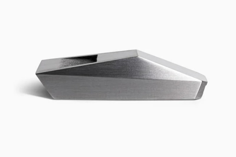 テスラから電気自動車サイバートラックを模したサイバーホイッスルが誕生 Tesla Cyberwhistle Cybertruck Sold Out Website Apple Cloth Elon Musk