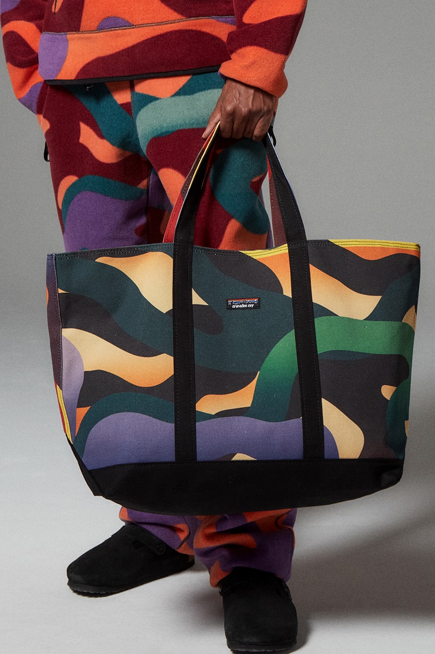 アウェイク ニューヨークが現代アーティスト サム・フリードマンとの最新コラボを発売 sam friedman awake new york beach monoprint tote bag puffer jacket fleece patagonia logo