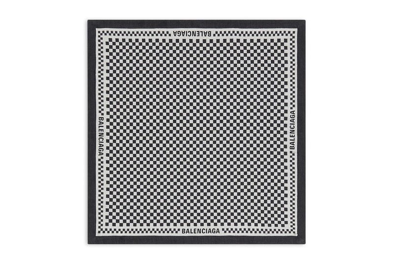 バレンシアガオブジェクトがチェッカーボード柄のビストロテーブルセットを発売 Balenciaga bistro table set tablecloth place mat napkin jacquard made in italy release info
