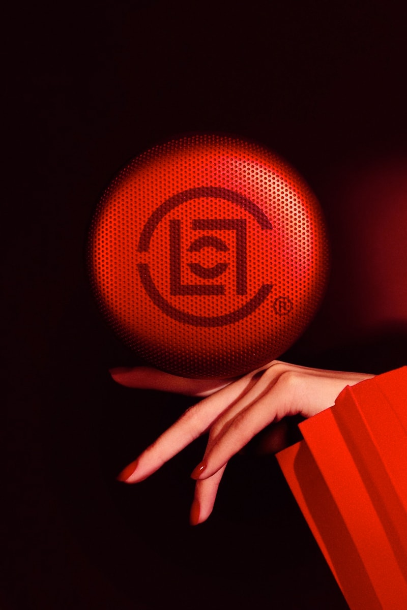 バング＆オルフセン x クロットが真っ赤に染め上げたポータブルスピーカー Beosound A1 を発売 CLOT Bang Olufsen beosound a1 speaker jamaican reggae music edison chen blood vitality december 12 second gen  release info