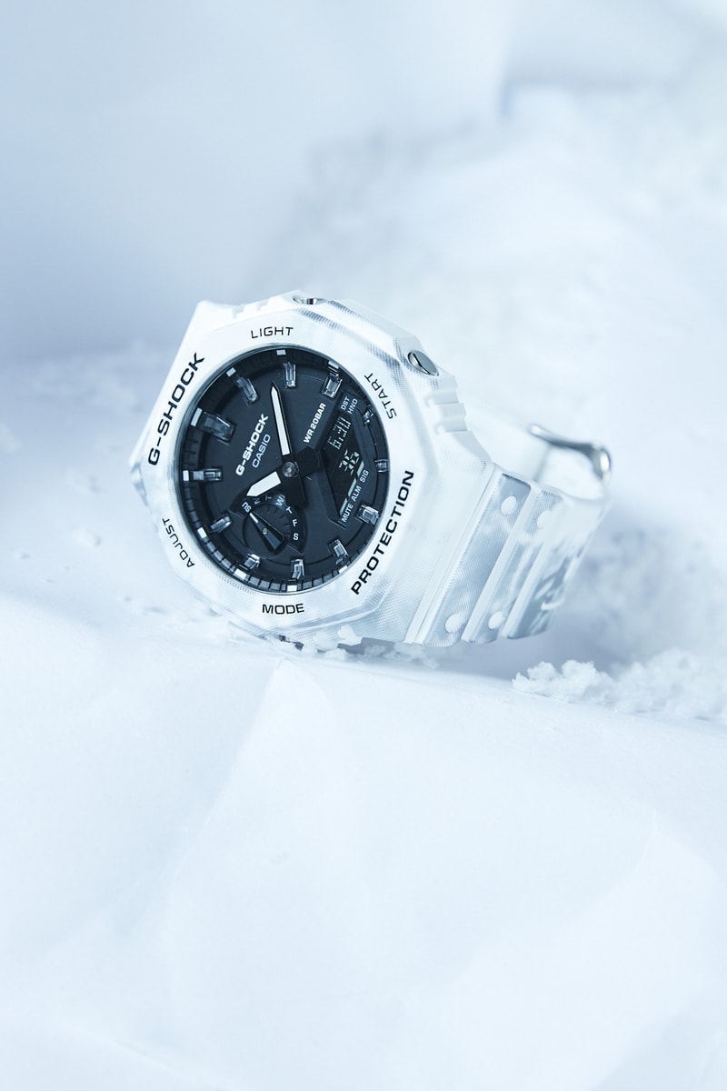 Gショックが新たなカモフラージュシリーズを発売 G-shock four new models octagonal GAE-2100, the square case DW-5600, the sporty analog-digital combination GA-2200 and the rugged and powerful Ga-900 snow camouflage design DW5600GC-7 GA2200GC-7A  GA900GC-7A GAE2100GC-7A winter wear outwear sportswear all-white base styles