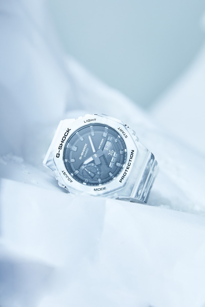 Gショックが新たなカモフラージュシリーズを発売 G-shock four new models octagonal GAE-2100, the square case DW-5600, the sporty analog-digital combination GA-2200 and the rugged and powerful Ga-900 snow camouflage design DW5600GC-7 GA2200GC-7A  GA900GC-7A GAE2100GC-7A winter wear outwear sportswear all-white base styles