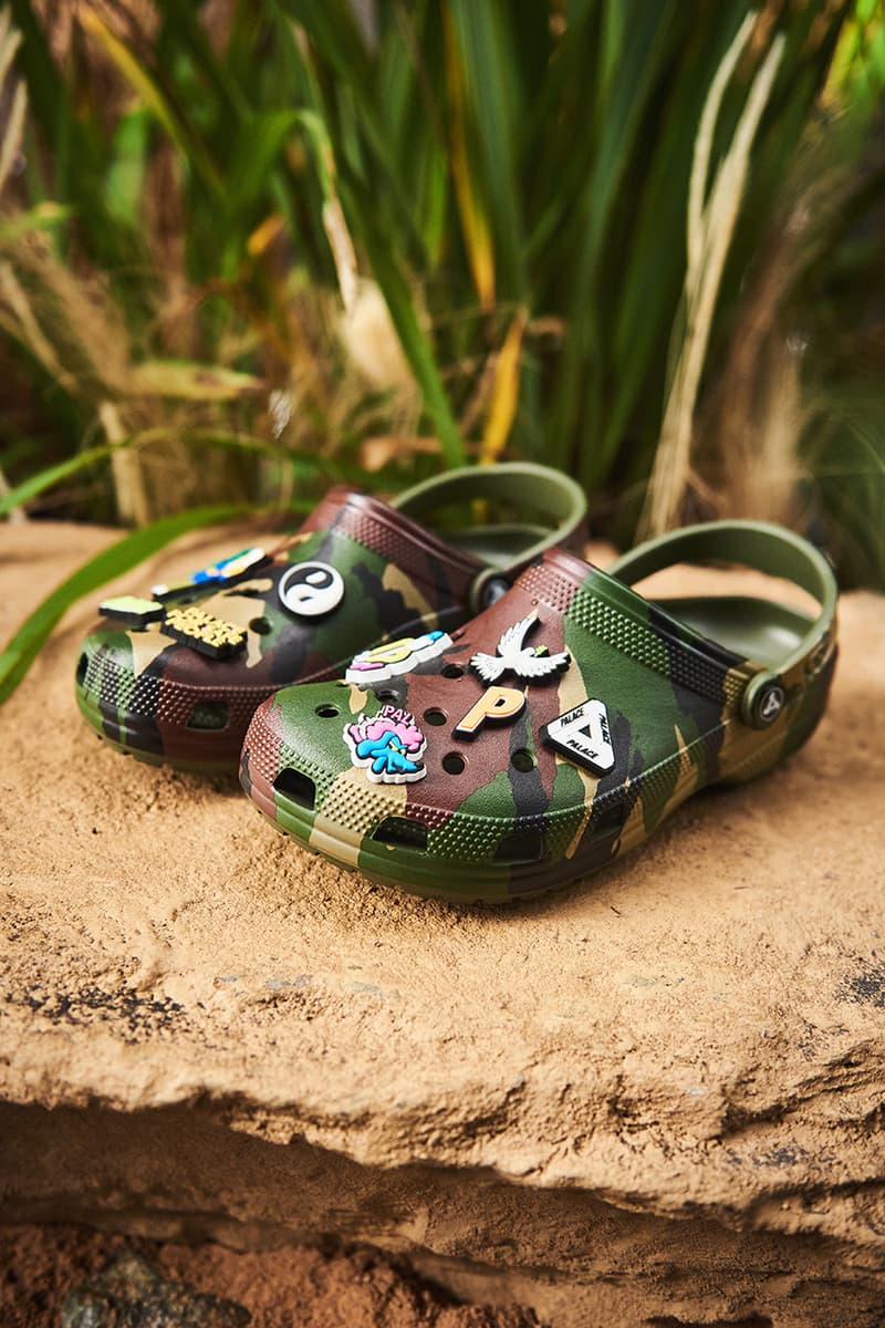 パレス スケートボードがクロックスとのコラボフットウェア第2弾を発表 palace skateboards crocs classic clog camouflage winter holiday 2021 release details information