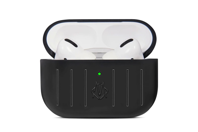 リモワからミニマルなエアポッズ プロ用ケースが登場 RIMOWA’s New Matte Black AirPods Pro Case Has Arrived iPhone Charger Port Wireless