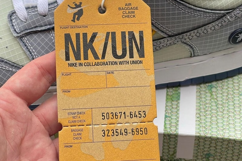 フライトにインスパイアされたユニオン x ナイキ ダンク ロー “Midnight Navy” のビジュアルが浮上 Detailed Look at the Union x Nike Dunk Low Midnight Navy First Look Release date info grid pattern frontman logo silver grey reflective flight tag baggage passport plane un la green mint blue