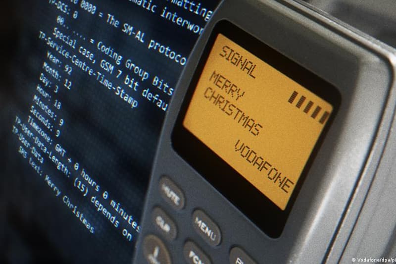 世界で初めて送信されたテキストメッセージのNFTが約1380万円で落札される vodafone worlds first text message sms nft non fungible token sale auction 150000 usd charity donation merry christmas