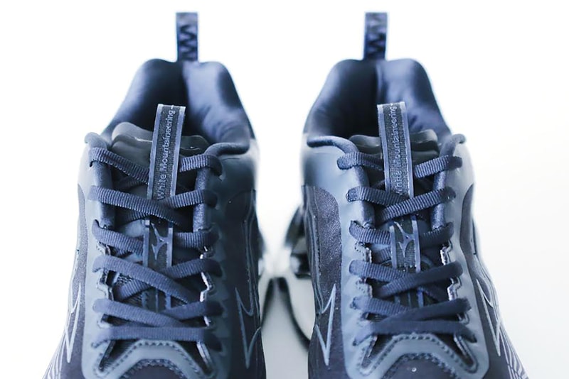 ホワイトマウンテンアリング x ミズノが初となるコラボモデル ウェーブプロフェシー10を発売 white mountaineering mizuno wave prophecy 10 black gray white release date info store list buying guide photos price 