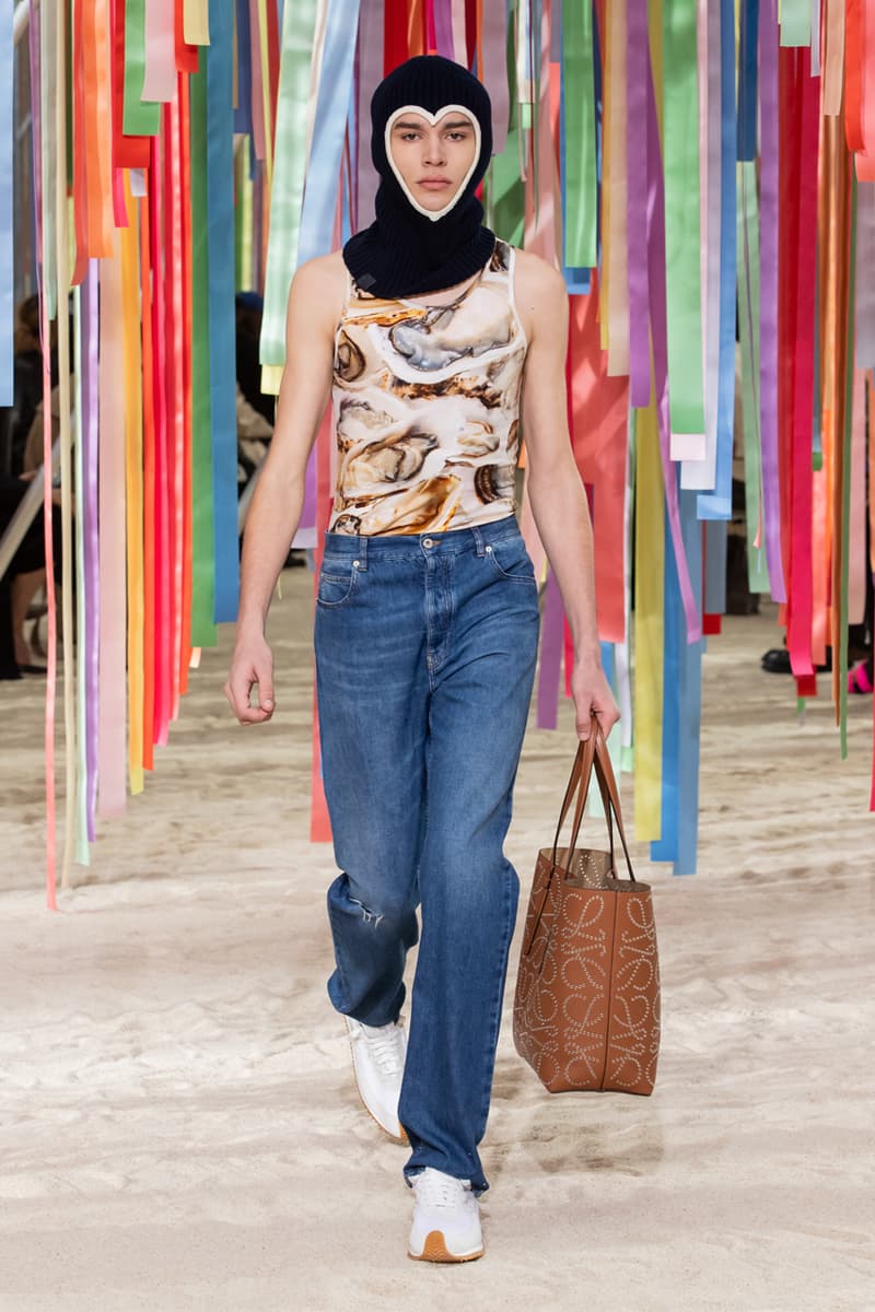 ロエベ 2022年秋冬メンズコレクション LOEWE FW22 Collection Showcases the Beauty in Imperfection Fashion