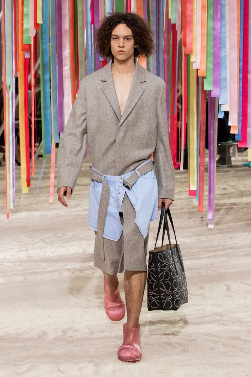 ロエベ 2022年秋冬メンズコレクション LOEWE FW22 Collection Showcases the Beauty in Imperfection Fashion