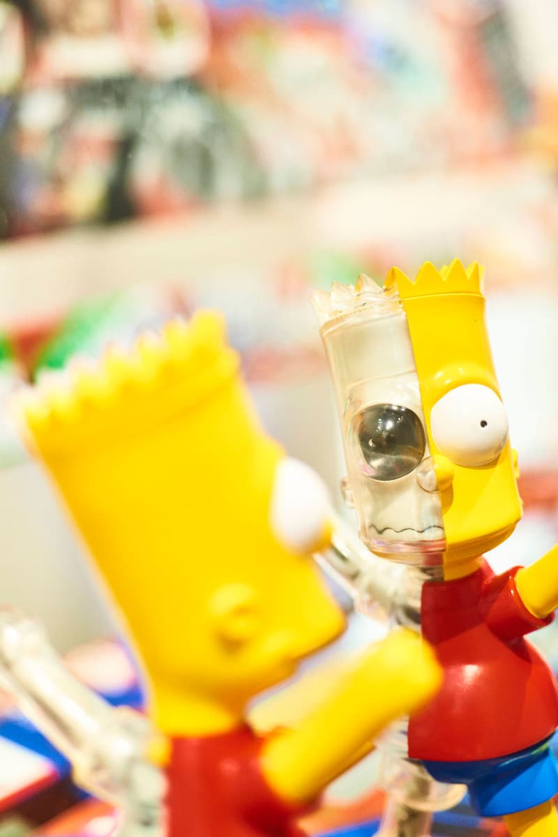 アトモス x シークレットベース x『ザ・シンプソンズ』によるトリプルコラボフィギュアが登場 atmos x SECRET BASE x The Simpsons collab figure release info Bart Simpson