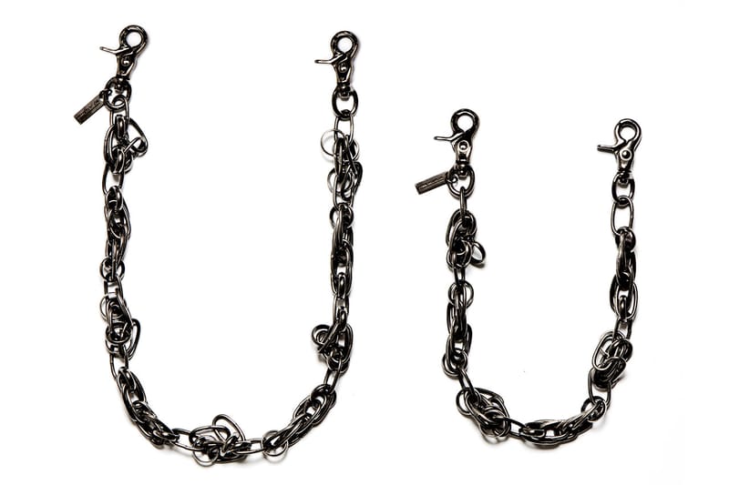 COMME des GARÇONS から青山店限定となる漆黒のアクセサリー3型がドロップ