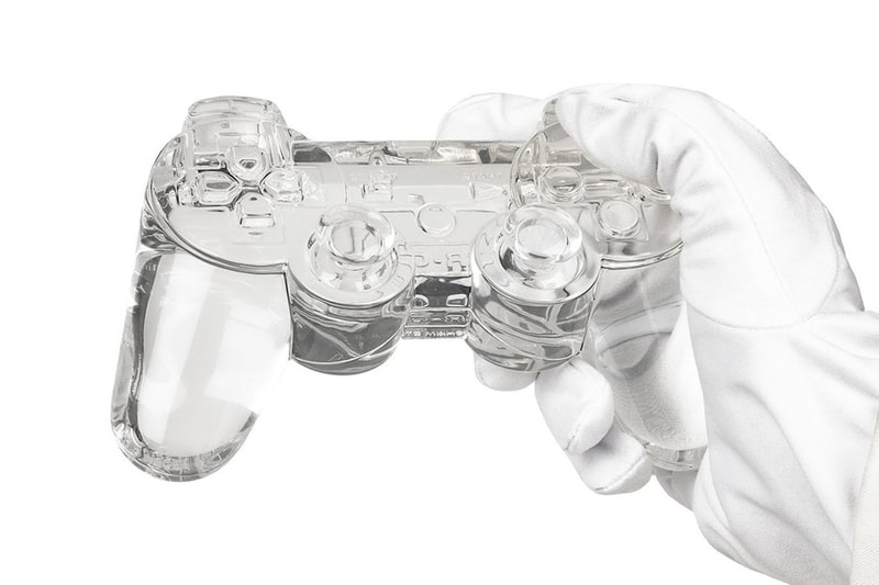 ダニエル・アーシャムがプレステのコントローラーをかたどった新作スカルプチャー “Crystal Relic 004” を発表 Daniel Arsham "Crystal Relic 004" Playstation Controller Release