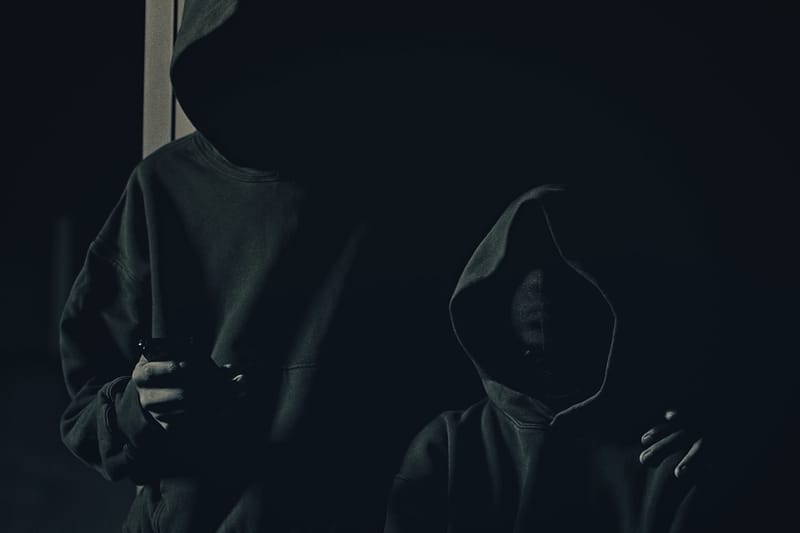 YEEZY GAP から2色の新作フーディがリリース