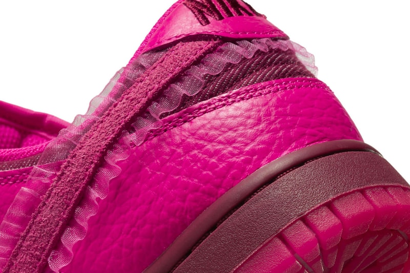 ナイキがスウッシュにフリルを装飾した新作ダンクローを発売 Nike Dunk Low Gets a "Valentine's Day" Treatment DQ9324-600 february team red pink prime love roses special edition