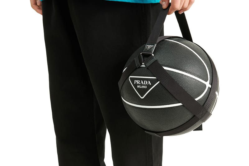 Prada から高級感溢れるラバー製バスケットボールが登場