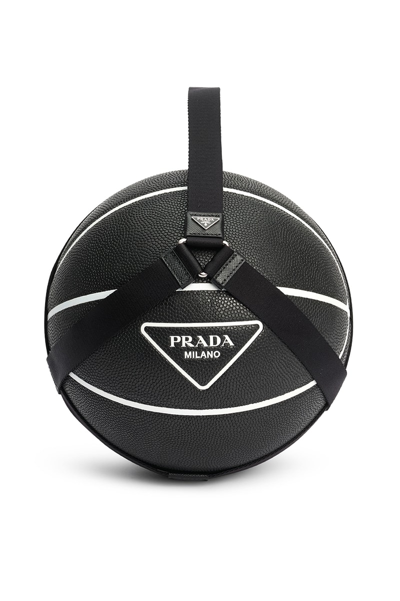 プラダから高級感溢れるラバー製バスケットボールが登場 Prada Black Rubber Saffiano Leather Basketball Raf Simons Miuccia Prada Très Bien Sports Sporting Accessories Holder