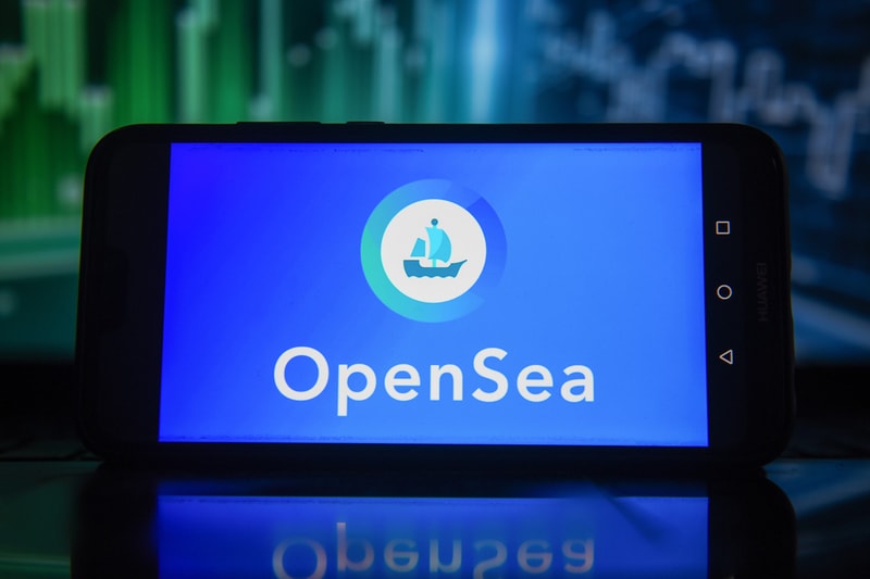ボアードエイプNFTが”盗まれた”としてオープンシーが訴えられる Bored Ape Yacht Club NFT Owner Sues Lawsuit OpenSea Security Breach Data Hacked Privacy