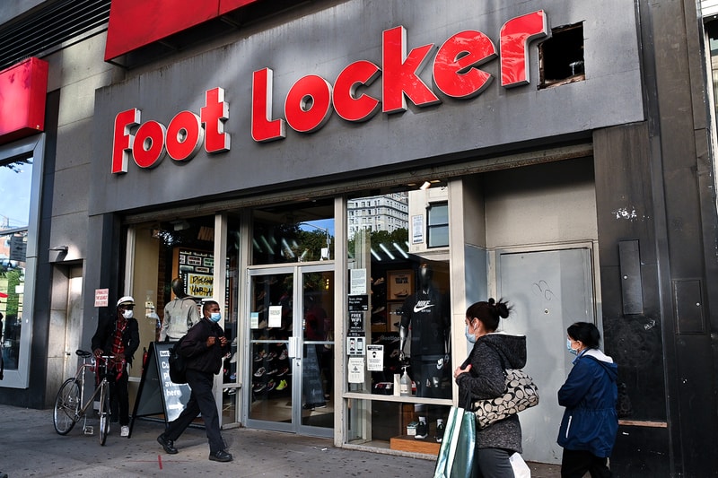 ナイキ製品の取扱縮小により米フットロッカーの時価総額が約1,100億円の急落 Decreased Nike Stock Foot Locker $950 Million USD Market Value Drop Info