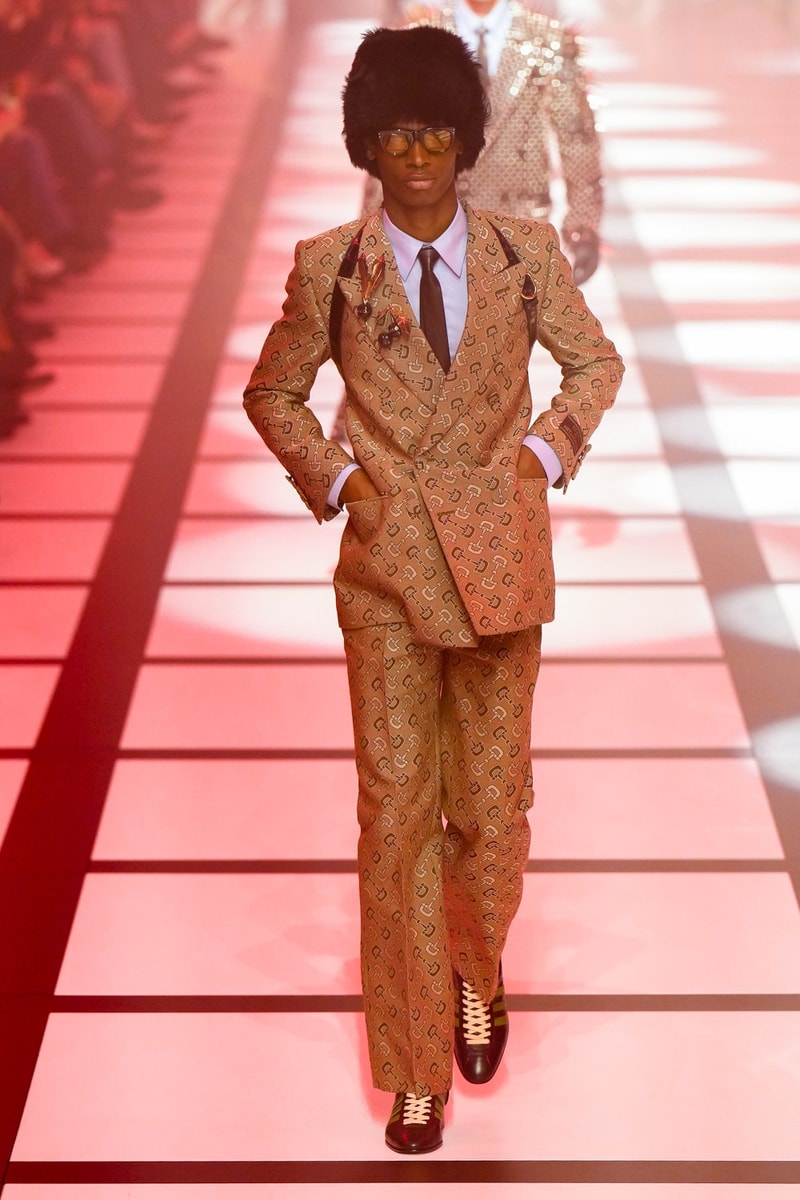 グッチ 2022年秋冬コレクション アディダス Gucci x adidas Unveils Fall 2022 Collection Blazers Jackets Pants Knitwear Latex Trefoil Three Strips Midi Dresses Leather Skirts Corduroy Chiffon Sportswear German Label Luxury Fashion Lookbook Plaid Monogram Pinstripe Patterns Peak Wide Lapel Hats Accessories Blue Yellow  