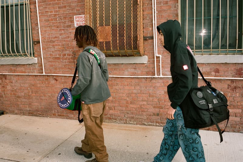 マンハッタンポーテージとエチュードが1990年代のUKカルチャーを称えたコラボを発表 manhattan portage etudes collab collection release info