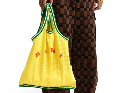 MARNI がバスケユニフォームを再現したユニークなショッピングバッグを発売