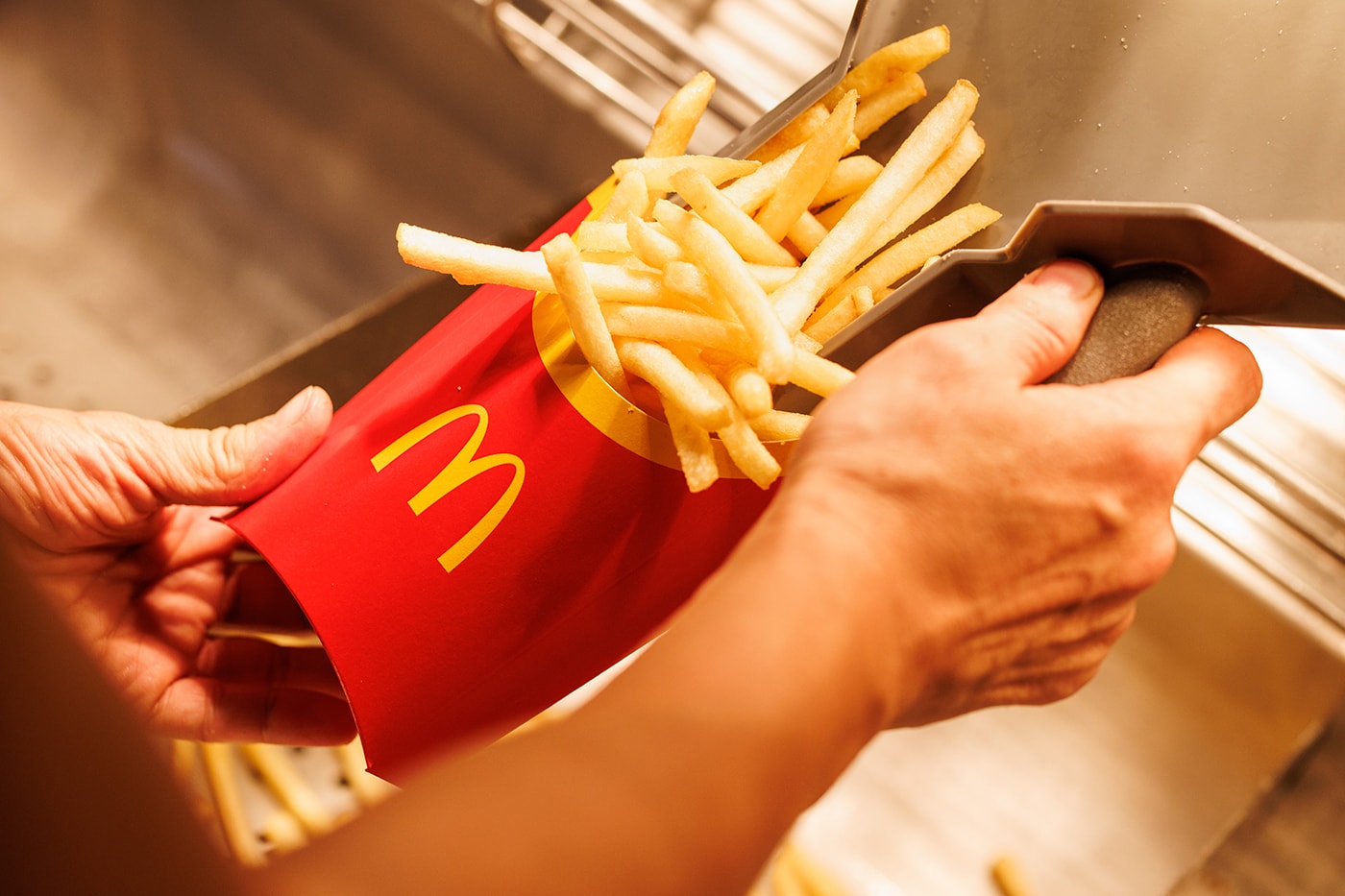 マクドナルド McDonald’s がマックフライポテトの M・L サイズの販売を再開