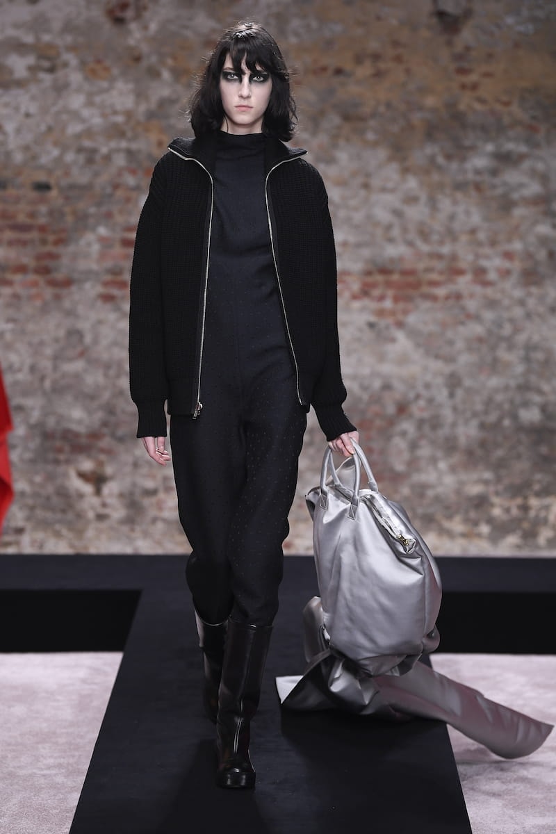 ラフシモンズ Raf Simons 2022年秋冬コレクション