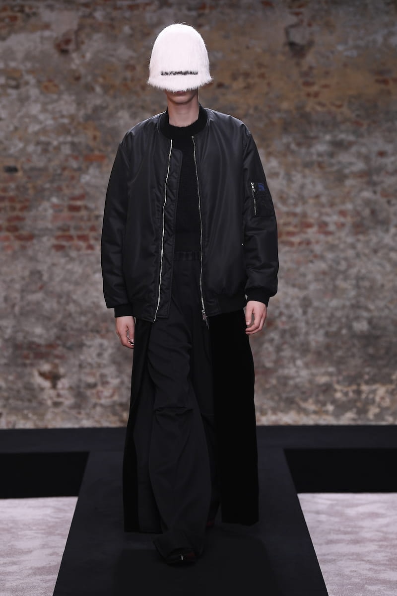 ラフシモンズ Raf Simons 2022年秋冬コレクション