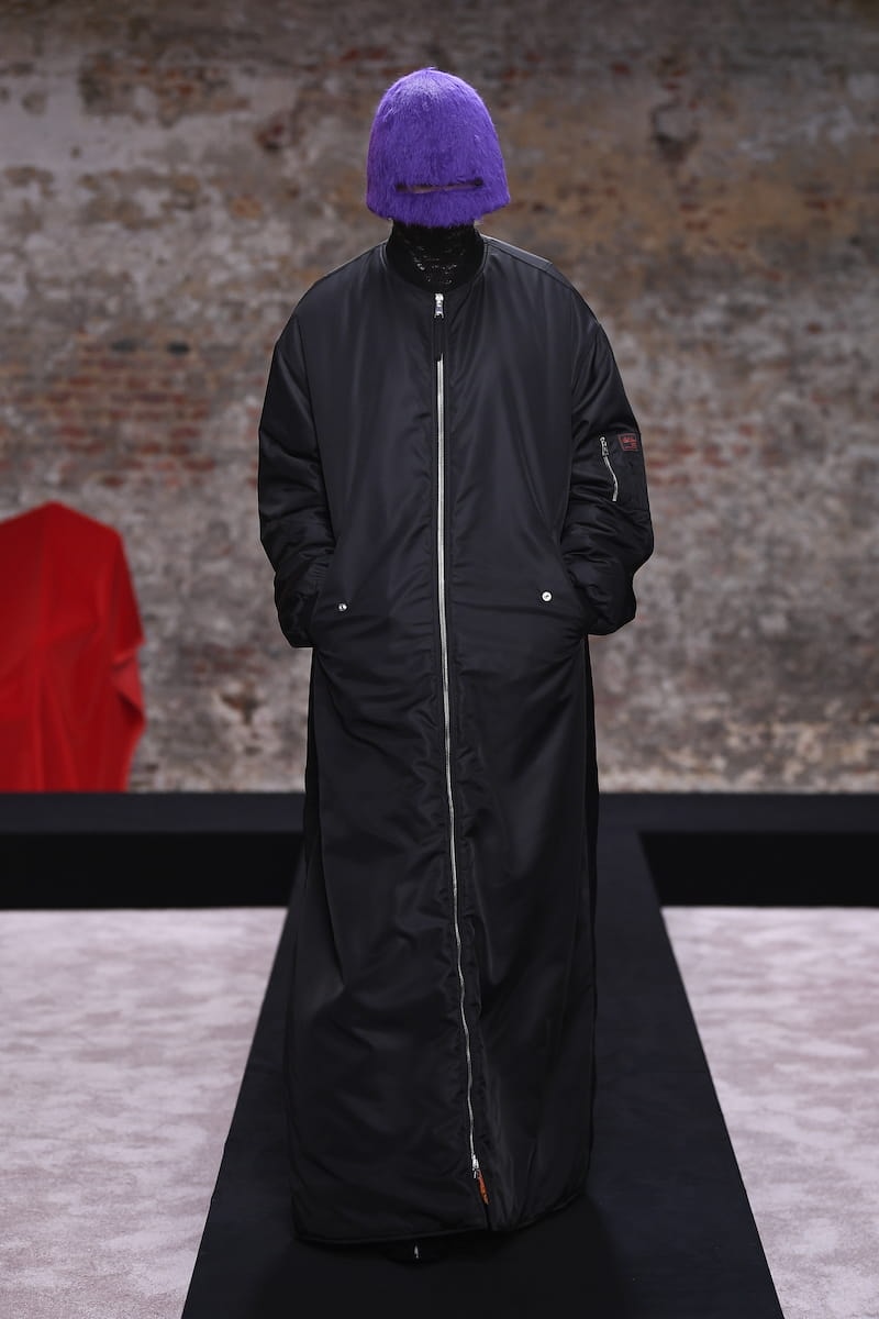 ラフシモンズ Raf Simons 2022年秋冬コレクション