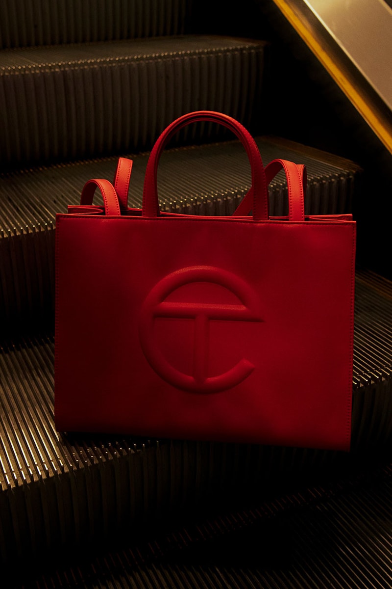 真紅に染め上げられたテルファーの新作コレクションがHBXに登場 Telfar Red Collection Shopping Bags HBX Release Info Price Buy Cap Faux Vegan Leather Belt Logo