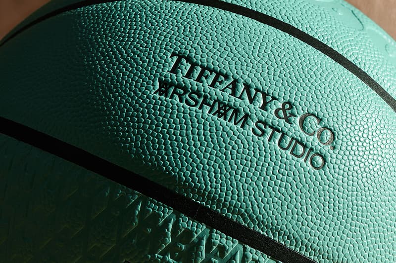 ティファニーがダニエル・アーシャムとのコラボバスケットボールを発表 Tiffany & Co. and Daniel Arsham collab basket ball made by wilson relase stockX pop up info 2022 NBA ALL STAR WEEKEND Cleaveland Cavaliers