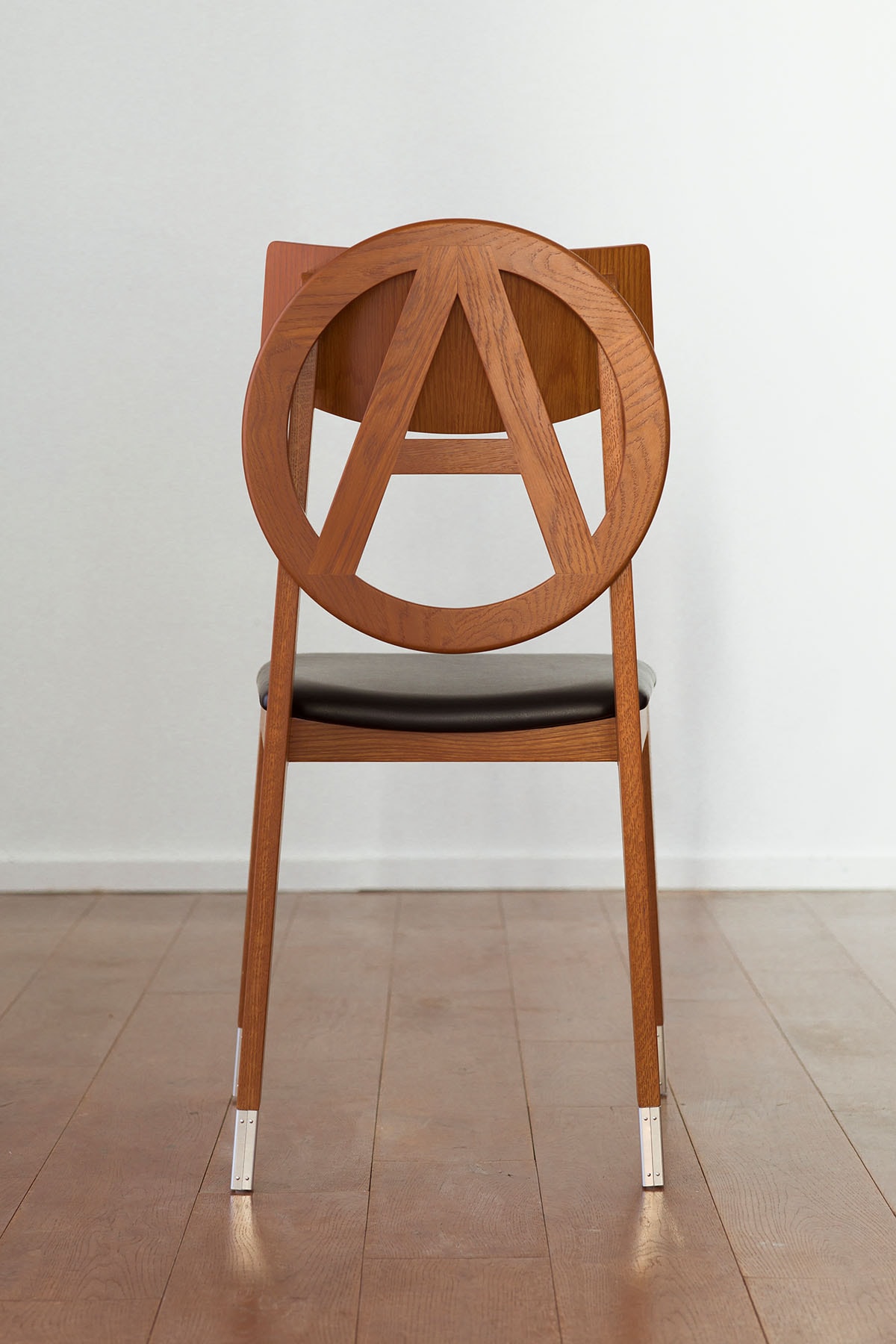アンダーカバーから天童木工製作のアナーキーチェアが発売 UNDERCOVER x TENDO MOKKO collab Anarchy Chair release info