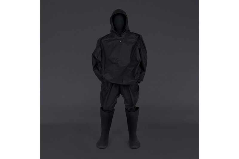 イージーギャップ x バレンシアガ Kanye West（カニエ・ウェスト） ye デムナ・ヴァザリア demnaYEEZY GAP x  Balenciaga が販売開始