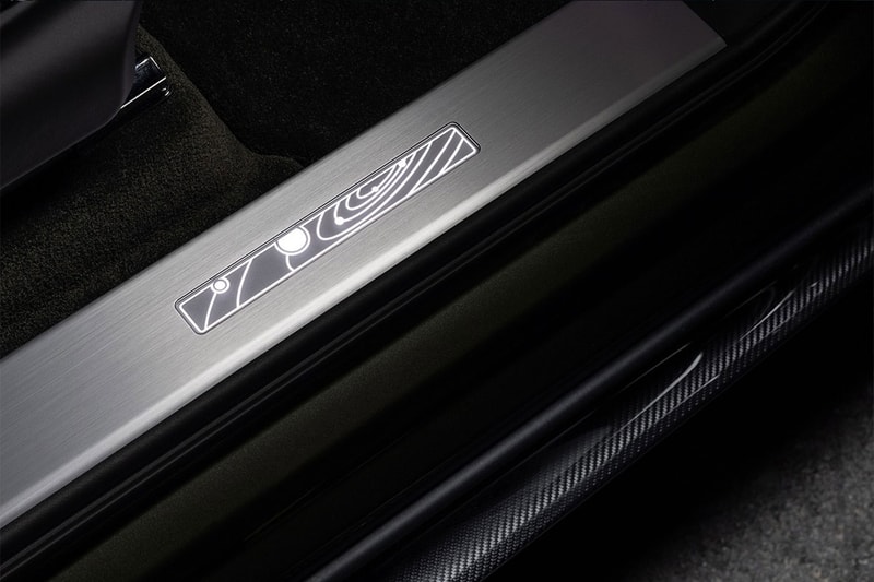 ベントレーが夜空に着想したベンテイガスピードのワンオフモデルを発表 The 2022 Bentley Bentayga Receives a Bespoke Mulliner "Space Edition" one of one cypress beluga porpoise night sky