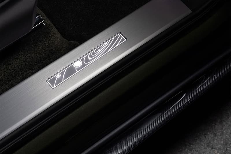 ベントレーが夜空に着想したベンテイガスピードのワンオフモデルを発表 The 2022 Bentley Bentayga Receives a Bespoke Mulliner "Space Edition" one of one cypress beluga porpoise night sky