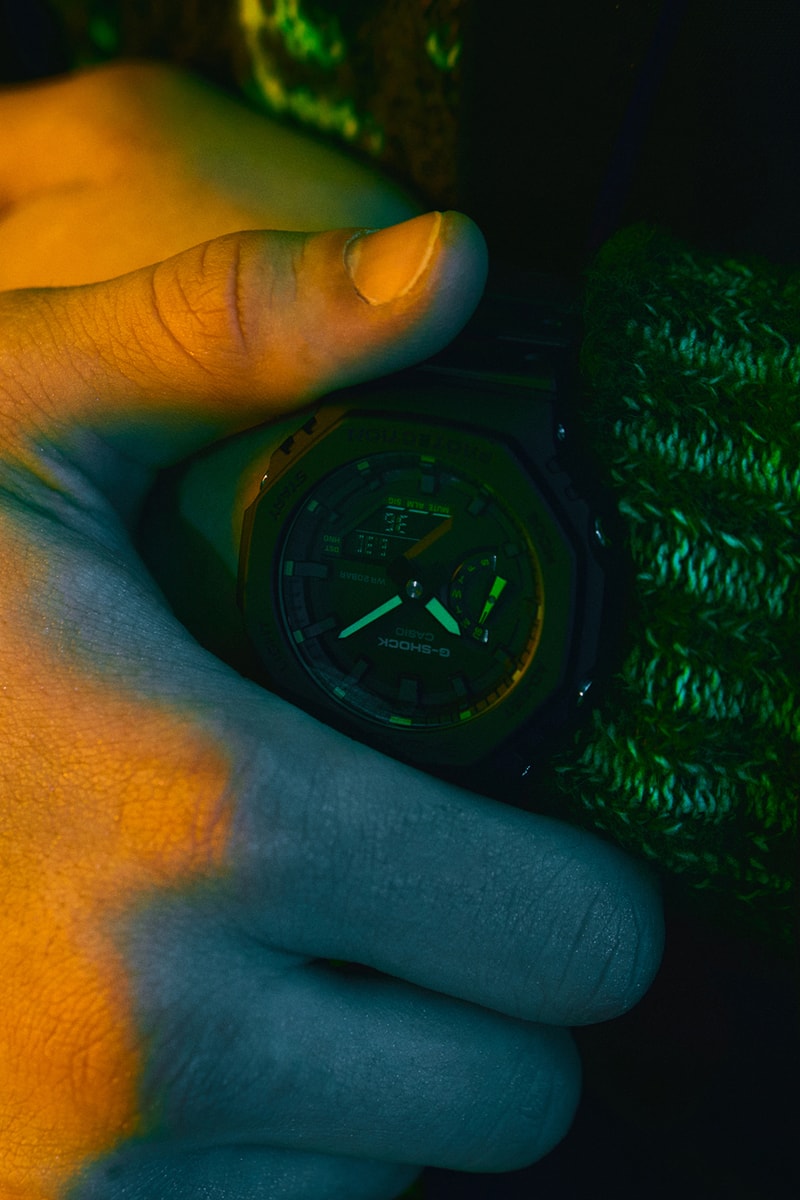 Gショックからネオンカラーのアクセントを加えたGA-2100が発売 G-Shock’s GA-2100 Matte Black Neon Internal Hands Label Dial Indicators Carbon Fiber LED Backlight Shock-Resistant Waterproof Water-Resistant Watches Timepieces Techno Dance Tokyo Japan Stopwatch Countdown Timer  