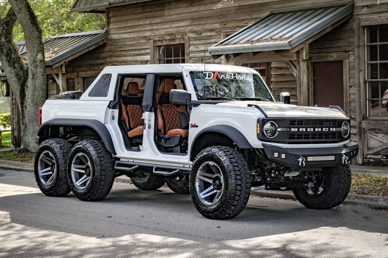 フォードの名車 ブロンコを世界で初めて6輪化させたカスタムカーが発表される Apocalypse Manufacturing The Dark Horse Ford Bronco 6x6 info suvs Barrett-Jackson