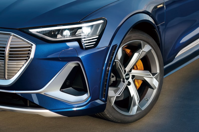 アウディの電気自動車 e-トロンシリーズから初のハイパフォーマンスモデルが登場 audi e tron e tron sportback s model release info